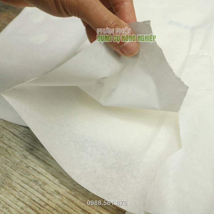 Túi giấy 1 lớp, mềm dai do được làm từ bột giấy pha nilon